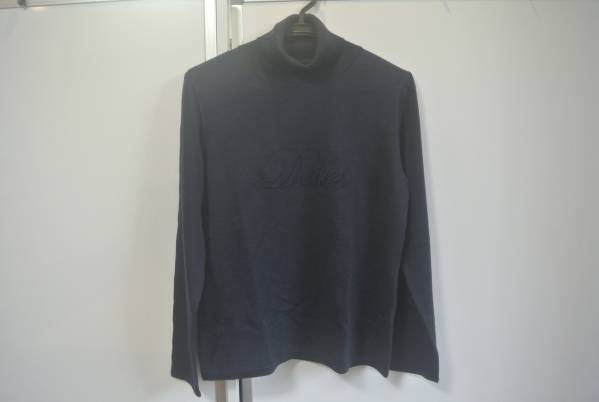 【DAKS】黒ハイネックセーター★ロゴ刺繍