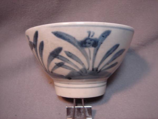 □古伊万里・染付茶碗/花と蝶/うぶだし／□12-150 アンティーク