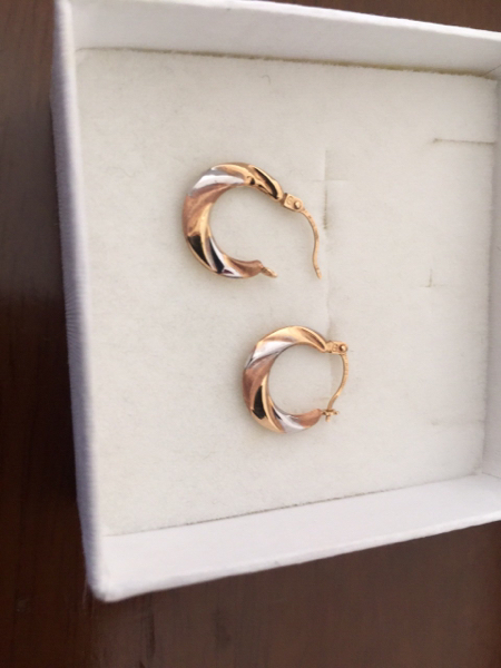 ウノアエレ375ピアス