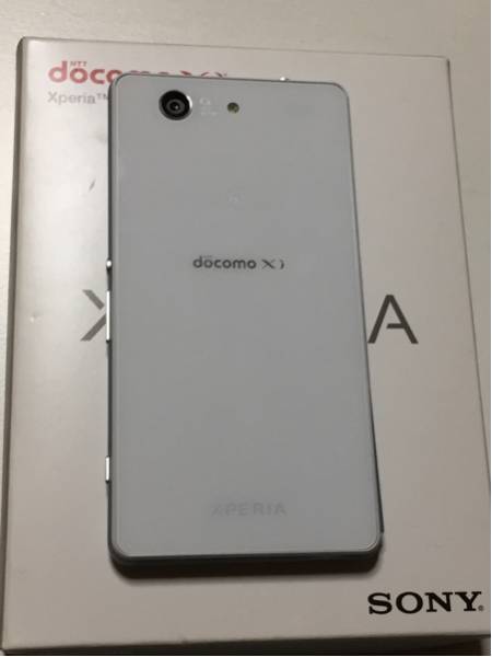 ドコモ Xperia z3 compact SO-02G白 本体 判定○ 付属品完品