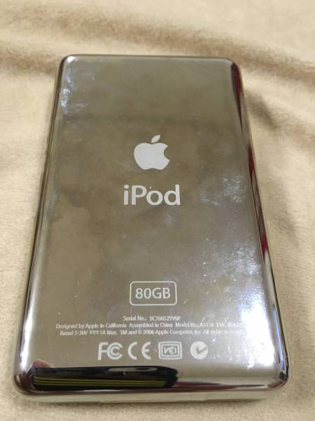 Apple iPod classic A1136 80GB 第5世代 中古 動作OK 白 A little help