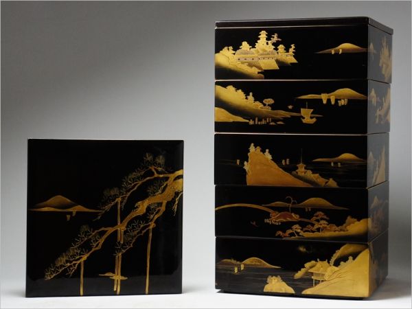 『桜』　 古い重箱　五段重箱　山水城郭図金蒔絵松図 G01