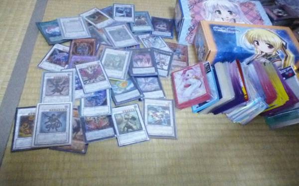 遊戯王 スーパー 以上 大量 引退 まとめ売り 約1000枚 遊戯王 引退 大量出品 スーパー以上500枚 計1000枚弱 2026年