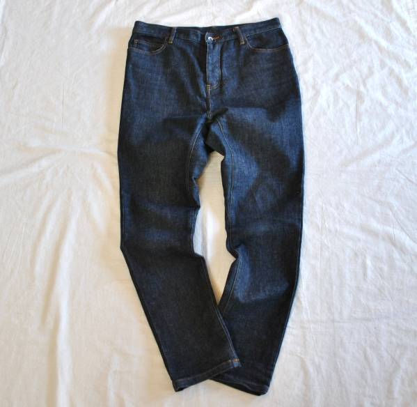 シルエットが逸品 美品 atoアトウ サルエルスキニージーンズ 46 【公式