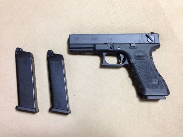 WE G18 予備マガジン付き