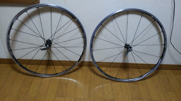 WH -9000 C 24 Cl デュラエース　クリンチャー 11S