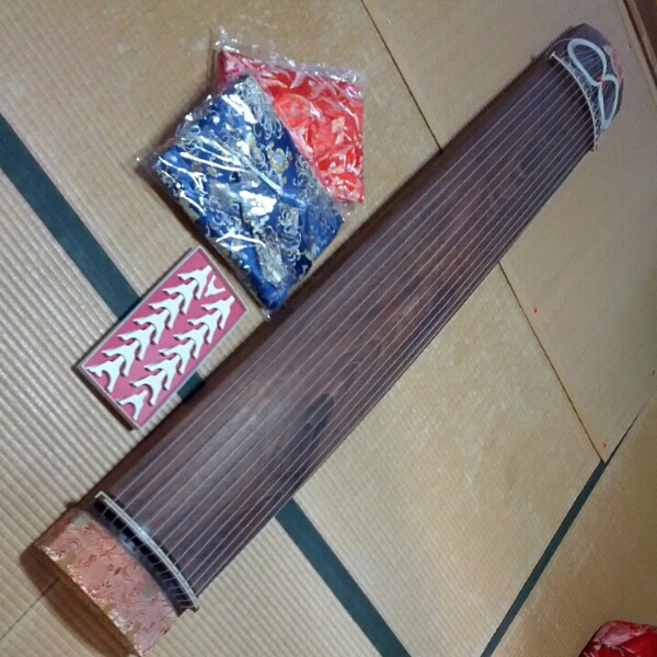 中古中級琴☆新品琴柱☆新品赤or青の琴カバー3点セット☆