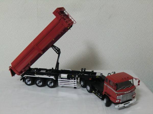 アオシマ 日野 HHトラクタ 、コダイラ ダンプトラック プラモデル2台セット 1/32 日野HHトラクタ+コダイラダンプトレーラー 完成品(トラック