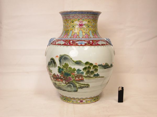 倉】大清乾隆年製 粉彩磁器 山水図環大花瓶/飾壷/ 倉】大清乾隆年製 粉彩磁器 山水図環大花瓶/飾壷/