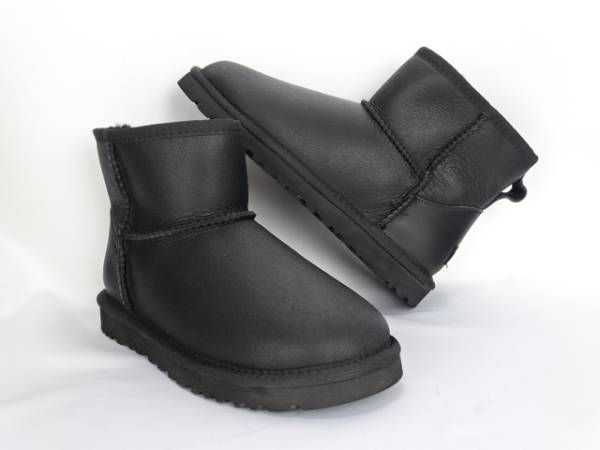 UGG 未発売 5854 クラシックミニ レザー BLACK 7 24 ブーツ 滝沢