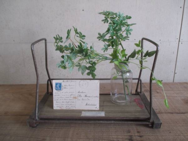 たいしたことないモノをいかに楽しむか？本棚ブロカント古家具