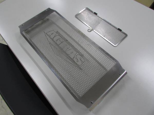 SV1000S アグラス ラジエター コアガード 中古