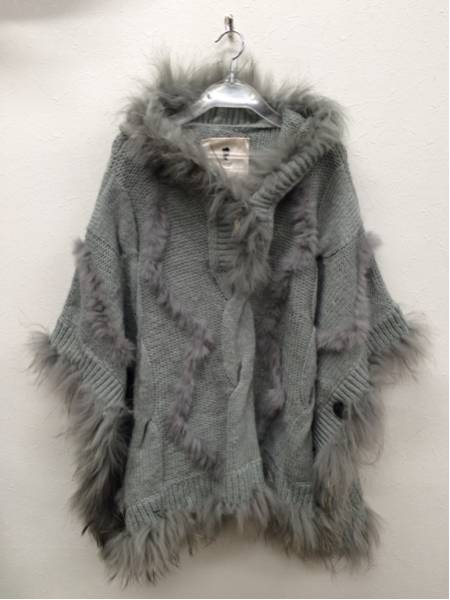 アラアラ ガリャルダガランテ ニット ファーポンチョ グレー F