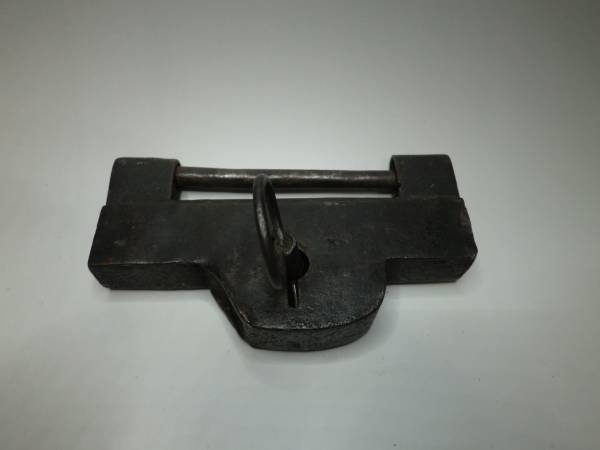 □アンティーク 鉄製 錠前 蔵戸 鍵付 鉄製 工芸品 【公式通販】