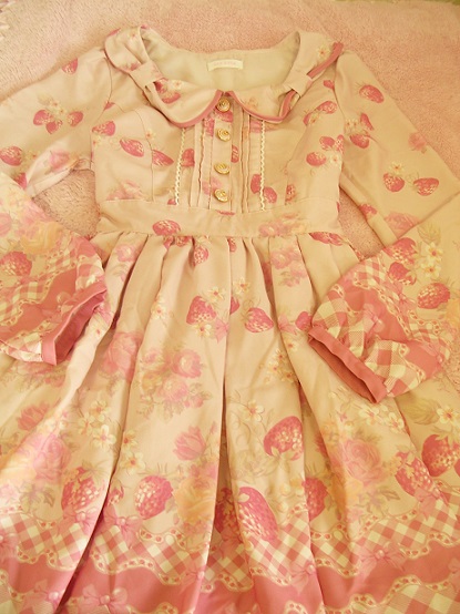 LIZLISAリズリサ☆マイメロコラボ＊ストロベリー柄ワンピース