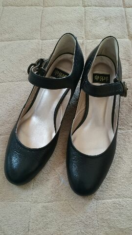 パンプス　２４ｃｍ　ブラック　黒　 本革 美品　卑弥呼