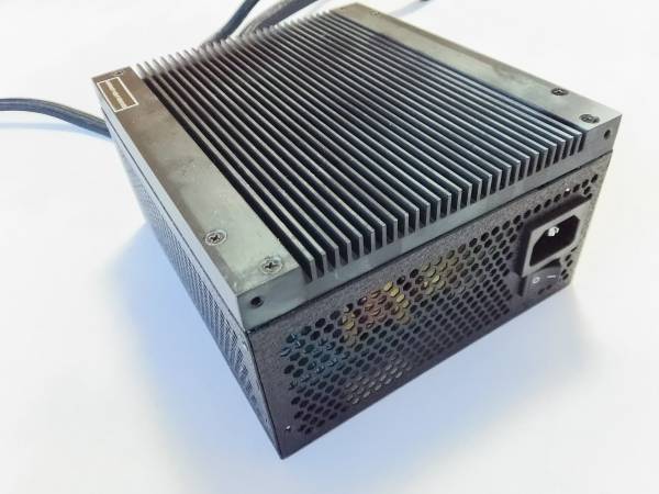 スーパーフラワー SF-500P14FG 500Wファンレス プラチナ