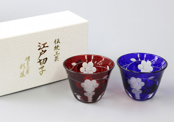 送料無料■th320■江戸切子 硝子工房彩鳳 葡萄文様 ぐい呑ペア