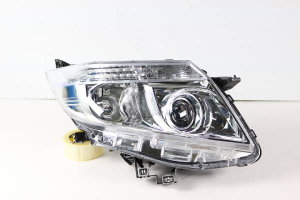 美品□ZRR80 ノア 純正 LED ヘッドライト 右 エスクァイア 即決 トヨタ