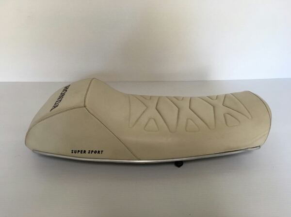 CB400F用ジュリアリーシート白