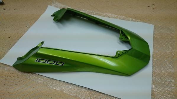 Ninja1000 2011 シートカウル 割れなしジャンク扱い