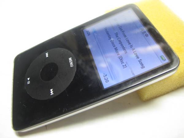 iPod A1136/MA446J 30GB 第5世代 B ジャンク Apple iPod classic 第5.5