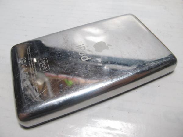 iPod A1136/MA446J 30GB 第5世代 B ジャンク Apple iPod classic 第5.5