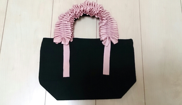 トートバッグ フリル リボン ラドロー 風 新品 ハンドメイド 黒(トート 