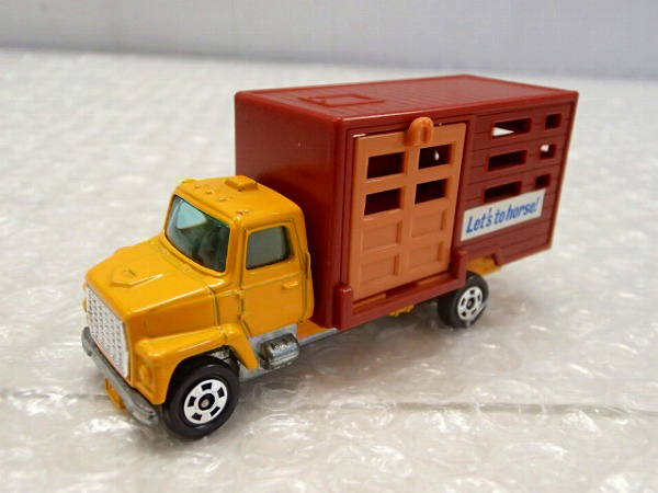 青箱トミカ 外国車 フォード キャトル トラック / 馬 [梱0.1] フォード
