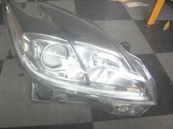 プリウス ZVW30 0 ヘッドライト トヨタ 後期 HID 純正 後期プリウスHID