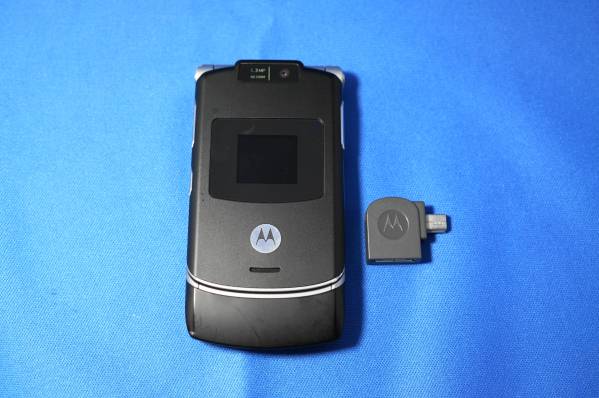 ドコモ　M702iS　Neo black