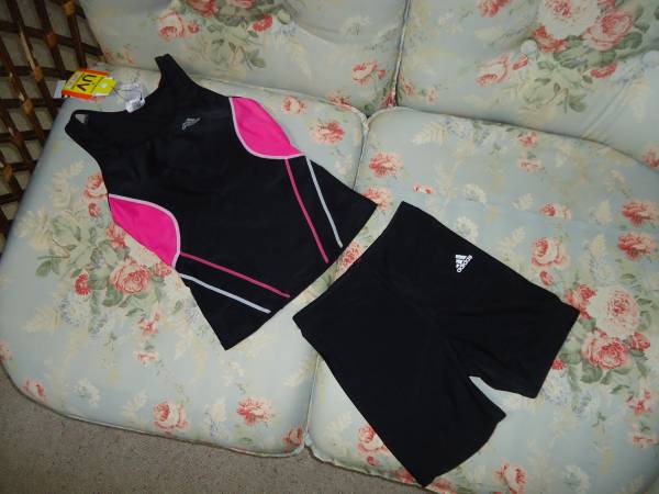 新品☆アディダス　adidas 水着　Ｌ　黒＆ピンク