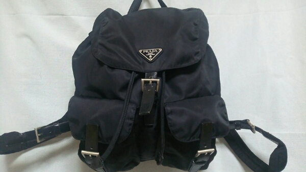 ナイロン プラダ リュック 三角ロゴ 黒 バックパック PRADA レザー