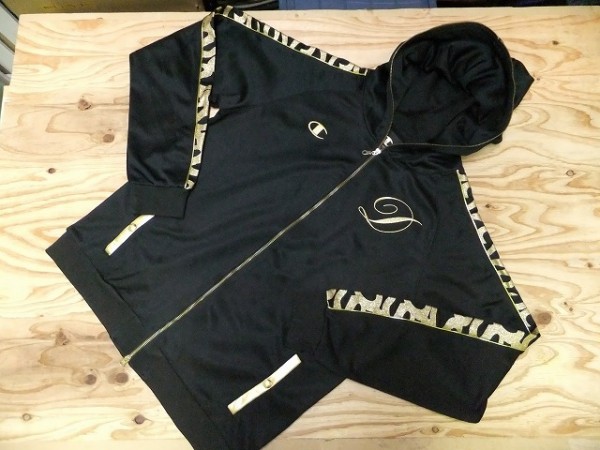 人気，人気セール DRESSCAMP × Champion コラボ 金ラメ ジャージ