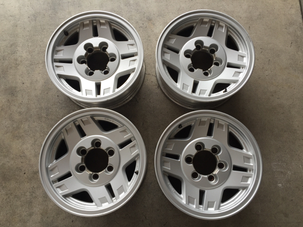 トヨタ TOYOTA純正ホイール 16インチ 16×6J ➕0 ランクル70 トヨタ TOYOTA純正ホイール 16インチ 16×6J ＋0 ランクル70