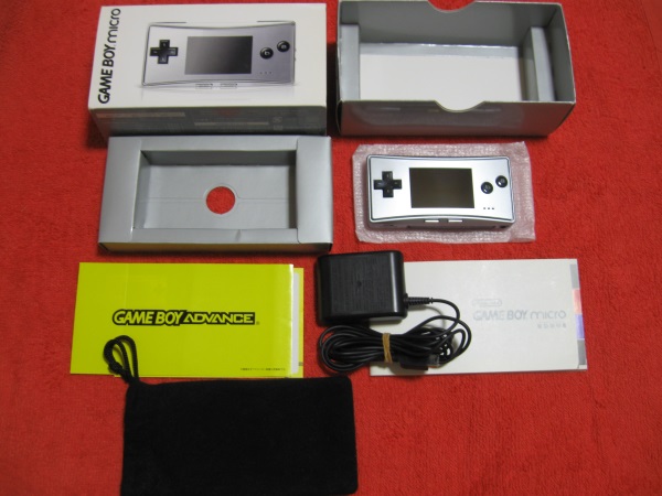 ゲームボーイミクロ シルバー美本体完品 ポーチ 充電器も完備