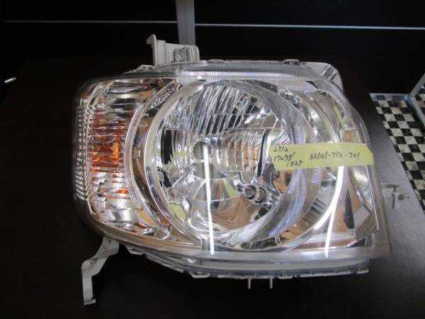 ＮＢＯＸ　右ヘッドライトユニット　HID