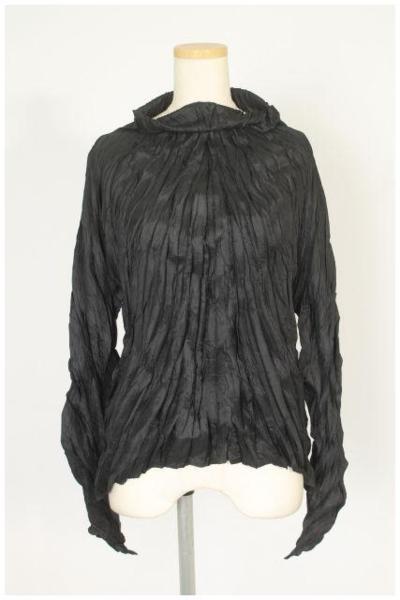 イッセイミヤケ 黒プリーツトップス MIYAKE イッセイミヤケ プリーツ