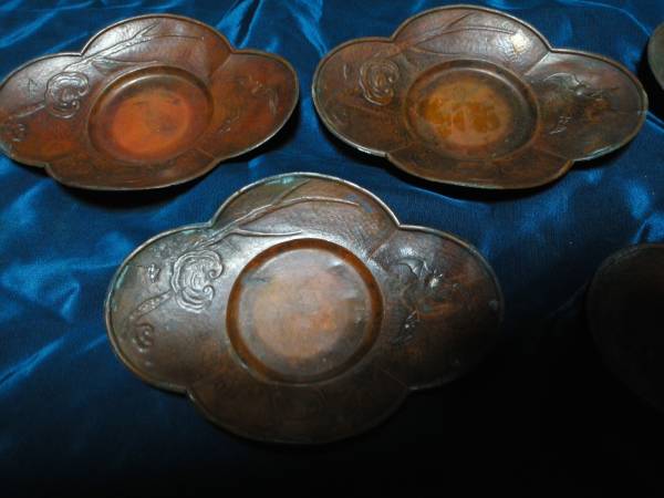 入蘆花（ロカニイル） 清代 5客揃（1616–1911 CE） 古銅茶托 蝙蝠文の