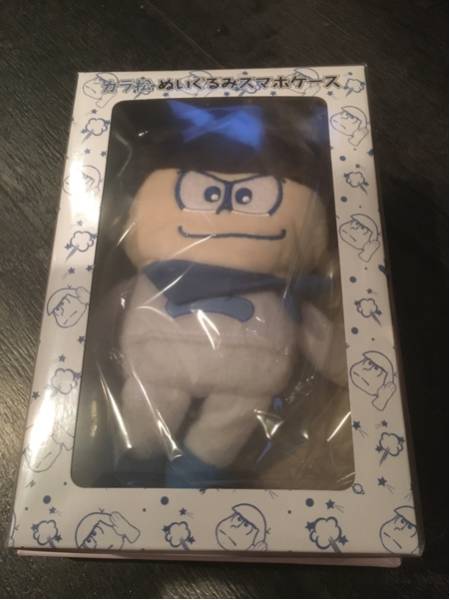 送料込み おそ松EXPO カラ松 EXPOぬいぐるみスマホケース