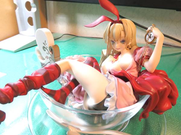 アリスの品評会　中古良品　箱・ポストカード含