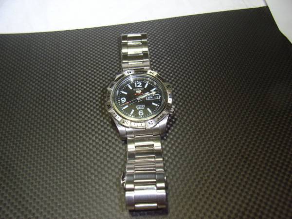 SEIKO 裏スケ セイコー SPORTS セイコー5 自動巻き ファイブ