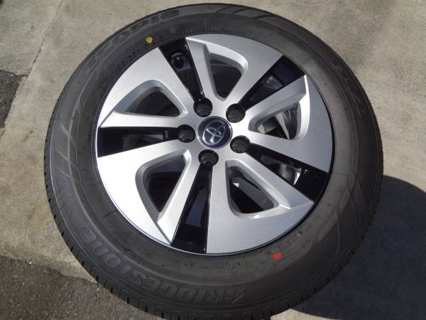 新車取外！プリウス50 タイヤ&ホイール195/65R/15　４本