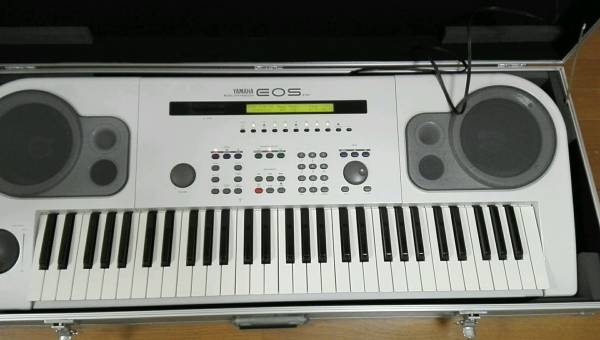 ジャンク YAMAHA EOS B700 ホビー、カルチャー キーボード