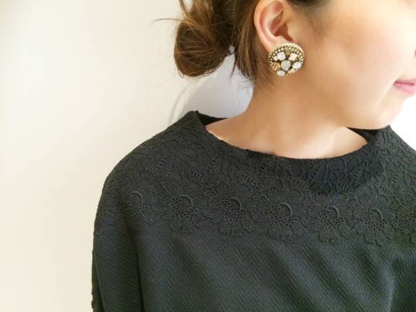 ビアズリー☆今季物☆ニードルパンチレースプルオーバー☆黒