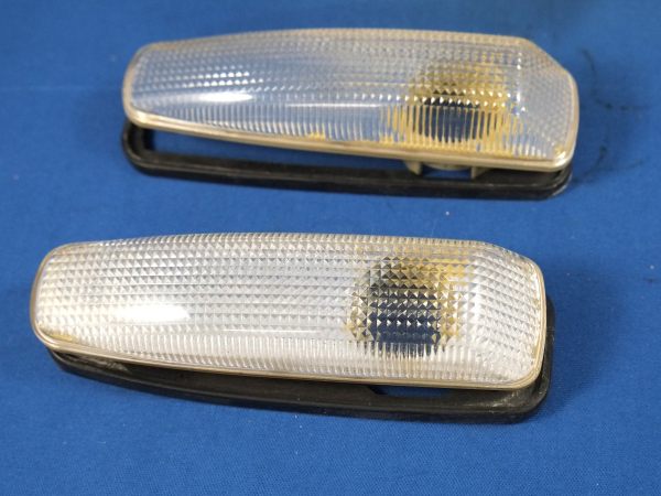 ユーロモンスター クリアウィンカー Y32セドリック グロリア中古