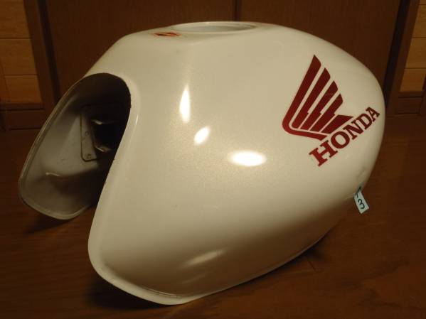 ホンダ ホーネット 250 後期型 純正 タンク 白 中古品 ホーネット