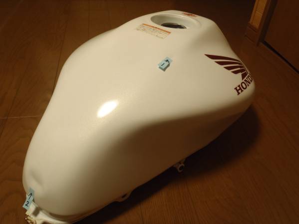 ホンダ ホーネット 250 後期型 純正 タンク 白 中古品 ホーネット