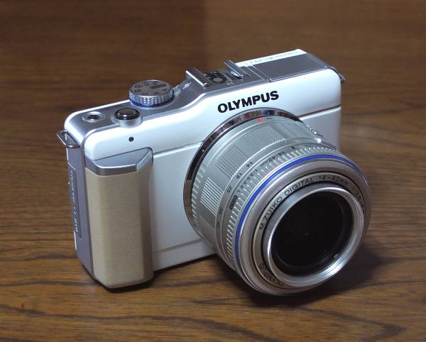 ★★ OLYMPUS PEN E-PL1 ズームレンズキット ★★