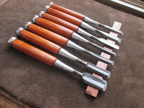 鑿 　丸鑿　花梨柄　７本 小細工鑿 大工道具　中古品　ノミ のみ
